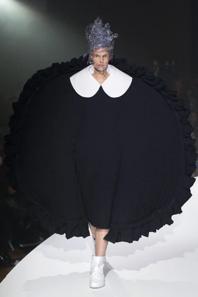 Look 11